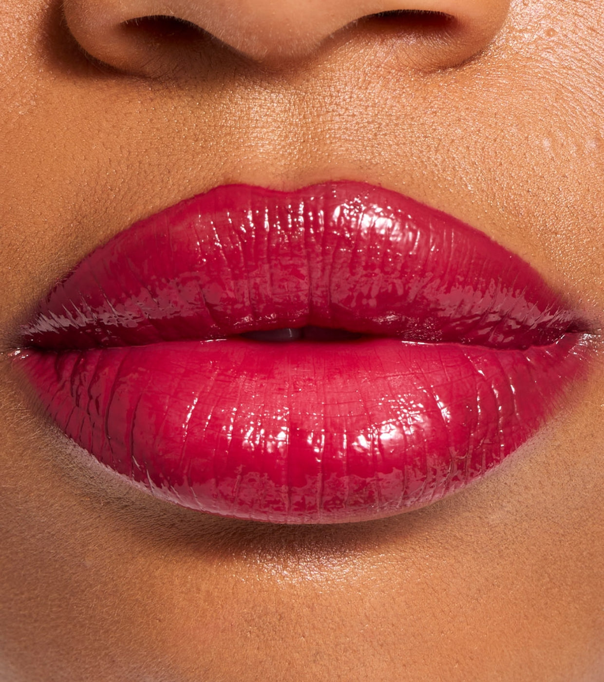Makeup Revolution - Batom Pout Lip Gloss Stick - Sour Berry