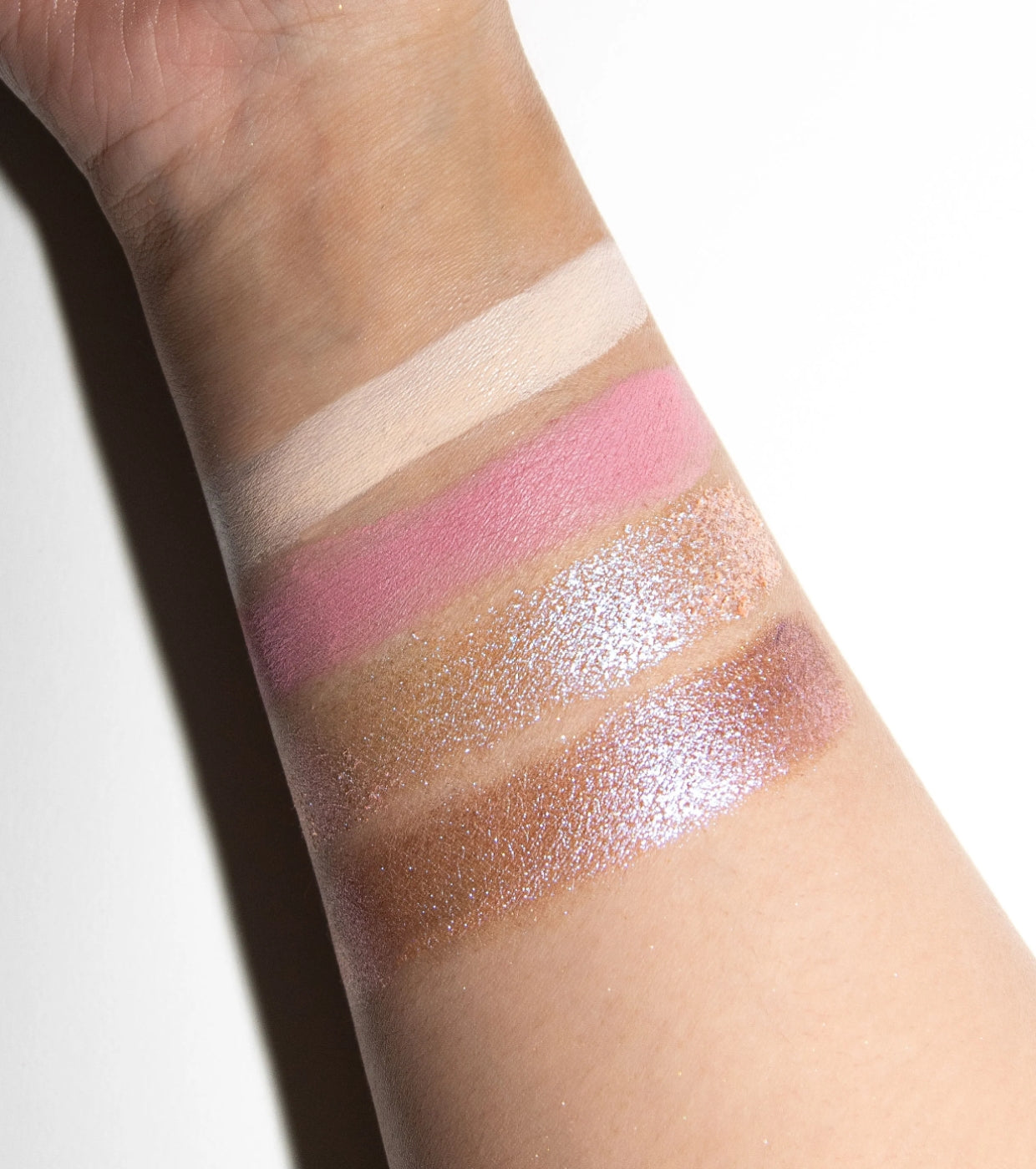Makeup Revolution - Mini Paleta de Sombras - The Enchanted Icon Edit Soft Pink Nudes