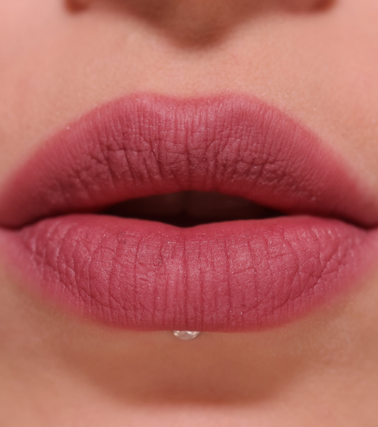 Revolution - Batom líquido fosco Air Blur - Black Cherry