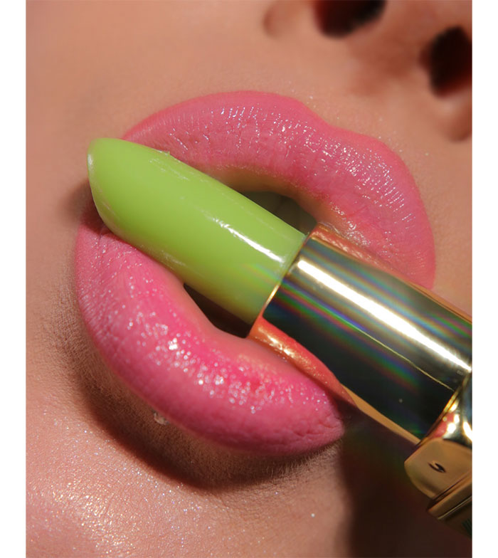 I Heart Revolution - *I Heart Revolution x Shrek* - Lip Balm - Fiona Transformation