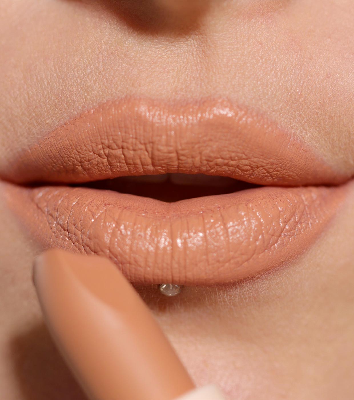 Revolution - Batom Satin Lip Allure - Lover Nude