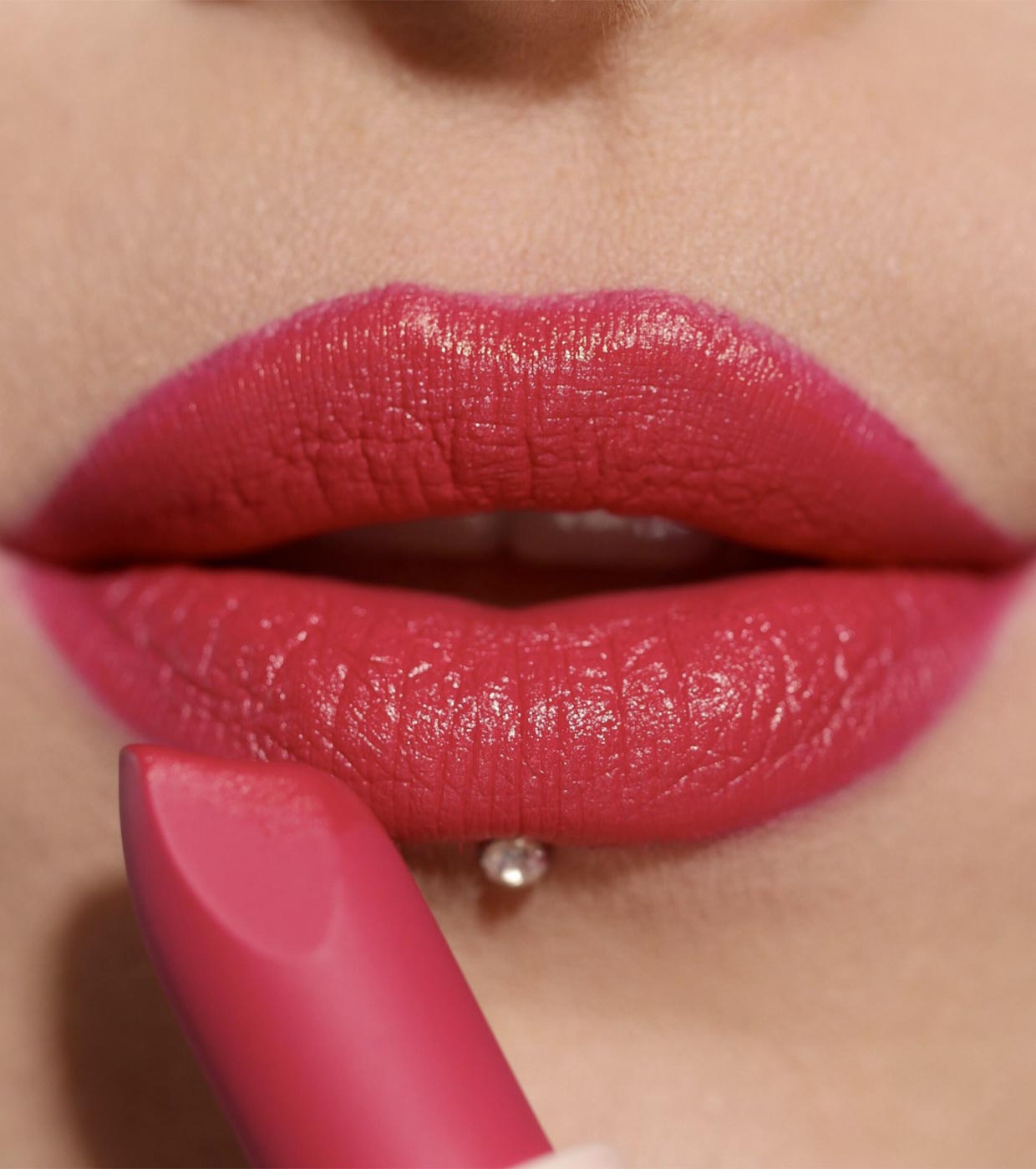 Revolution - Batom Satin Lip Allure - Material Girl Wine