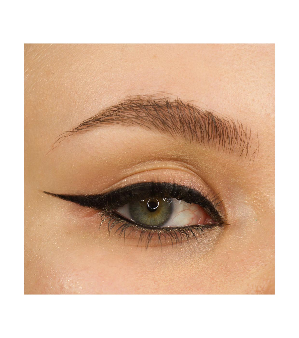 Revolution - Delineador Streamline Waterline Eyeliner Pencil - Black