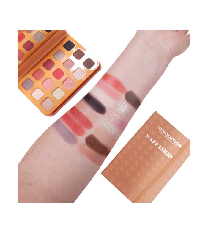 Revolution - *Maffashion x Revolution* - Paleta de Sombras My Beauty Diary 2.0