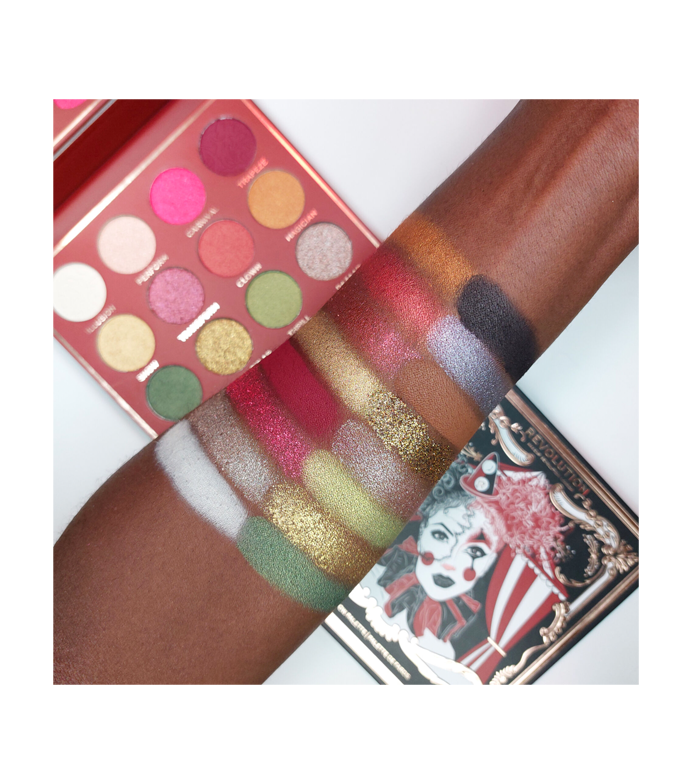 Revolution - *Halloween* - Paleta de Sombras Carnival of Curiosity