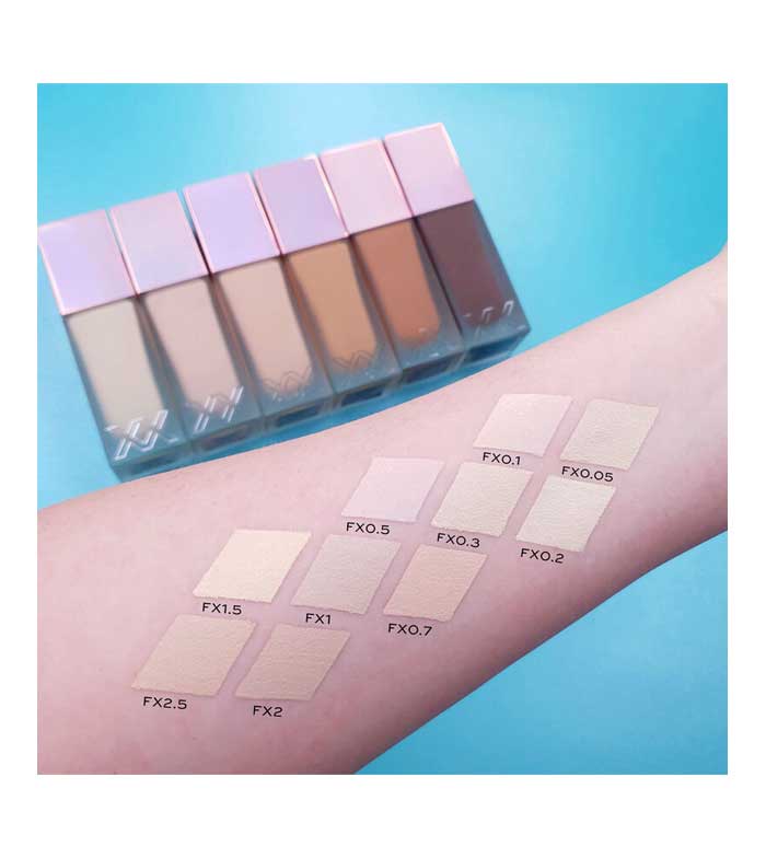 XX Revolution - Base de maquilhagem Glow Skin Fauxxdation - FX17.5