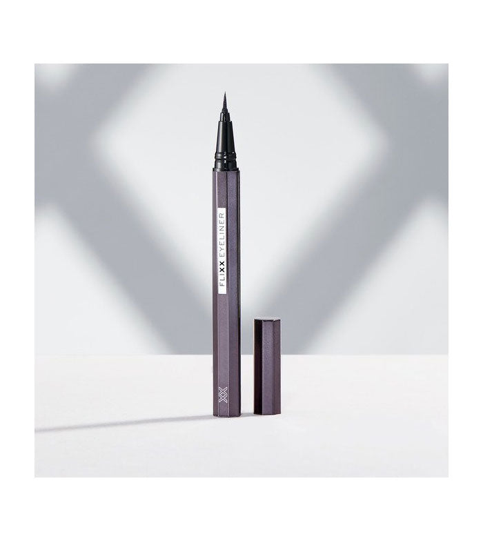 XX Revolution - Delineador líquido Flixx Eyeliner - Black