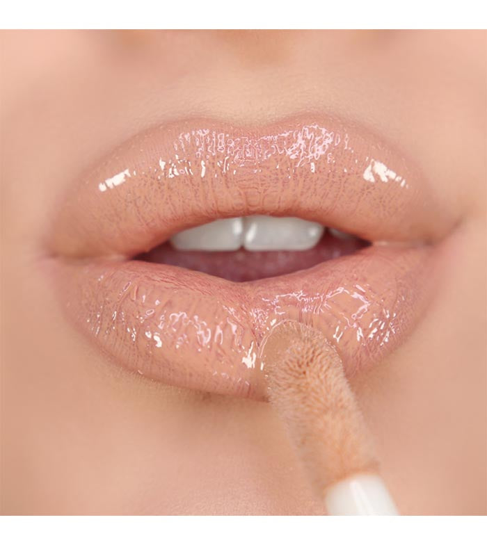 Revolution - Lip Gloss Lip Shake - Caramel Nude